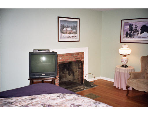 143 Walker Pond Road Sturbridge, MA 01566 - Photo 8 of 9