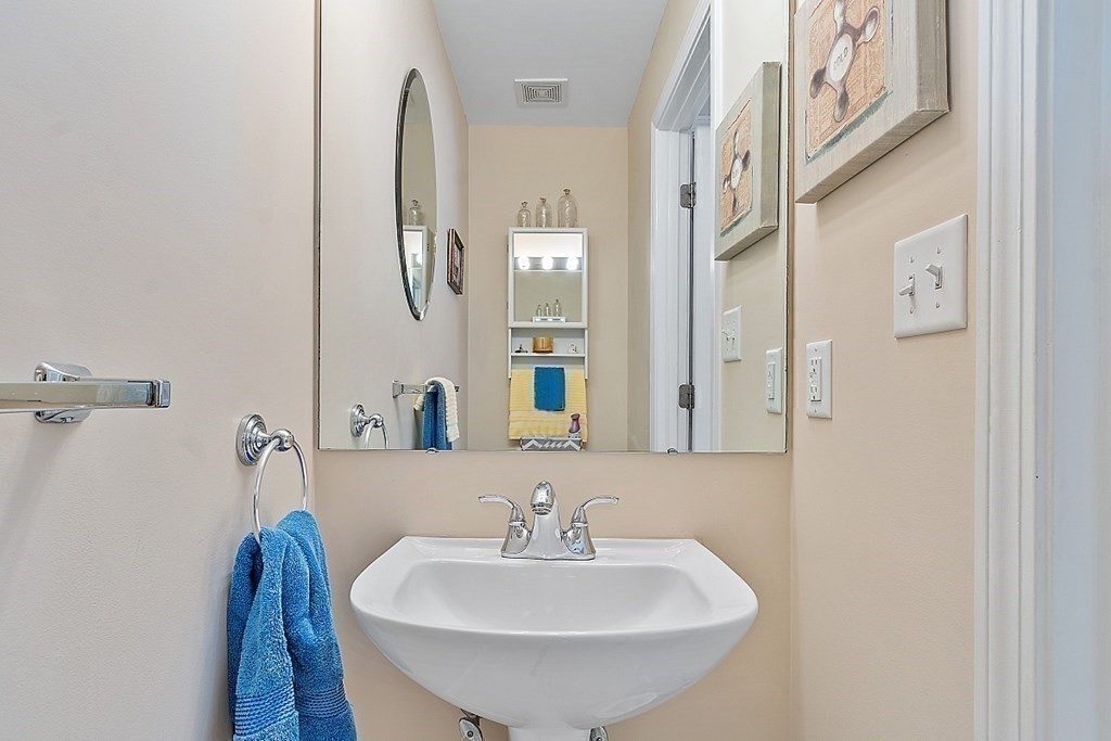 407 Gazebo Circle, Unit 407 Reading, MA 01867 - Photo 29 of 39