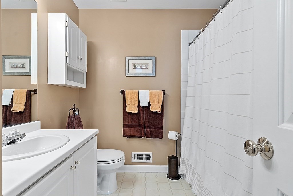 407 Gazebo Circle, Unit 407 Reading, MA 01867 - Photo 31 of 39