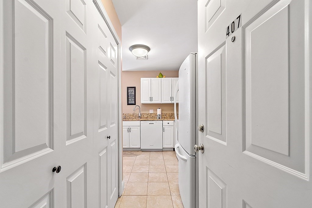 407 Gazebo Circle, Unit 407 Reading, MA 01867 - Photo 37 of 39