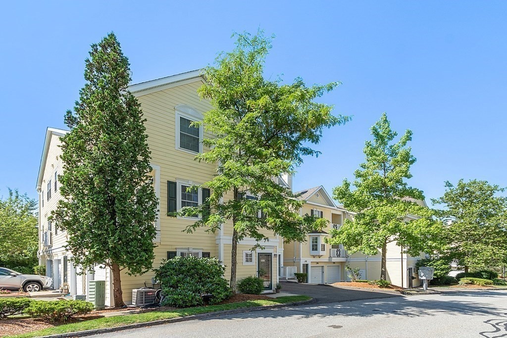 407 Gazebo Circle, Unit 407 Reading, MA 01867 - Photo 8 of 39