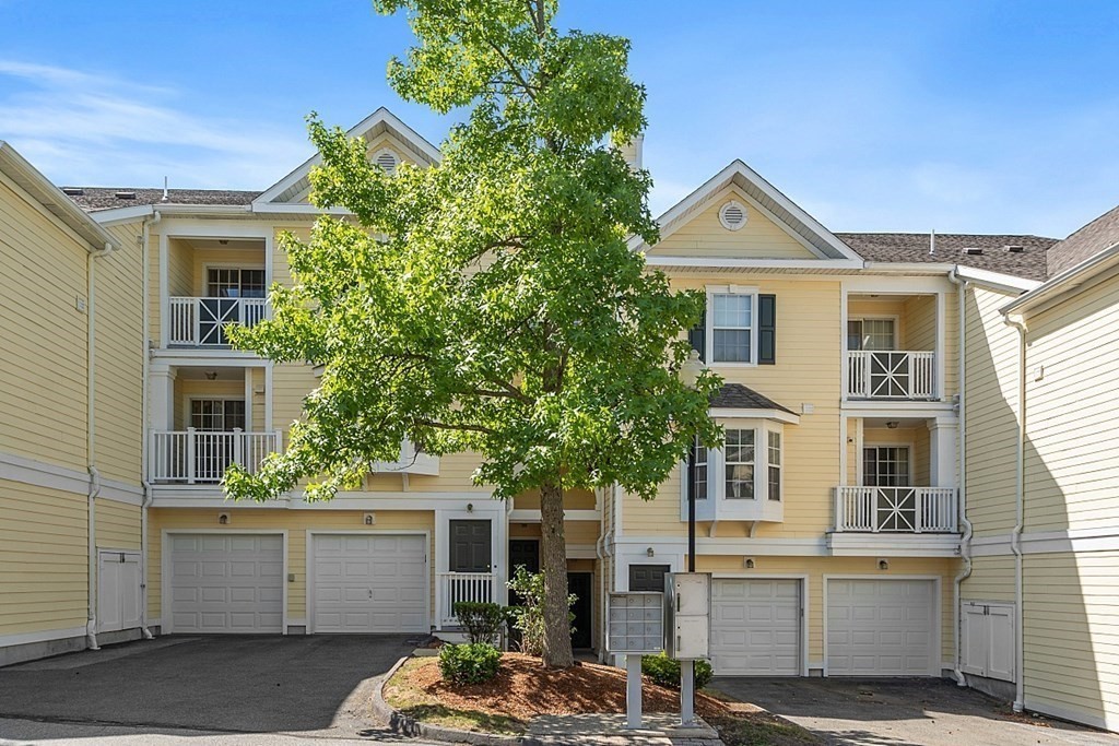407 Gazebo Circle, Unit 407 Reading, MA 01867 - Photo 9 of 39
