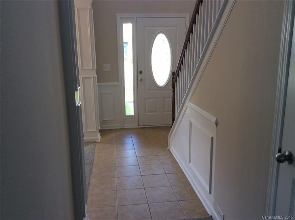 522 Rook Road Charlotte, NC 28216 - Photo 2 of 11