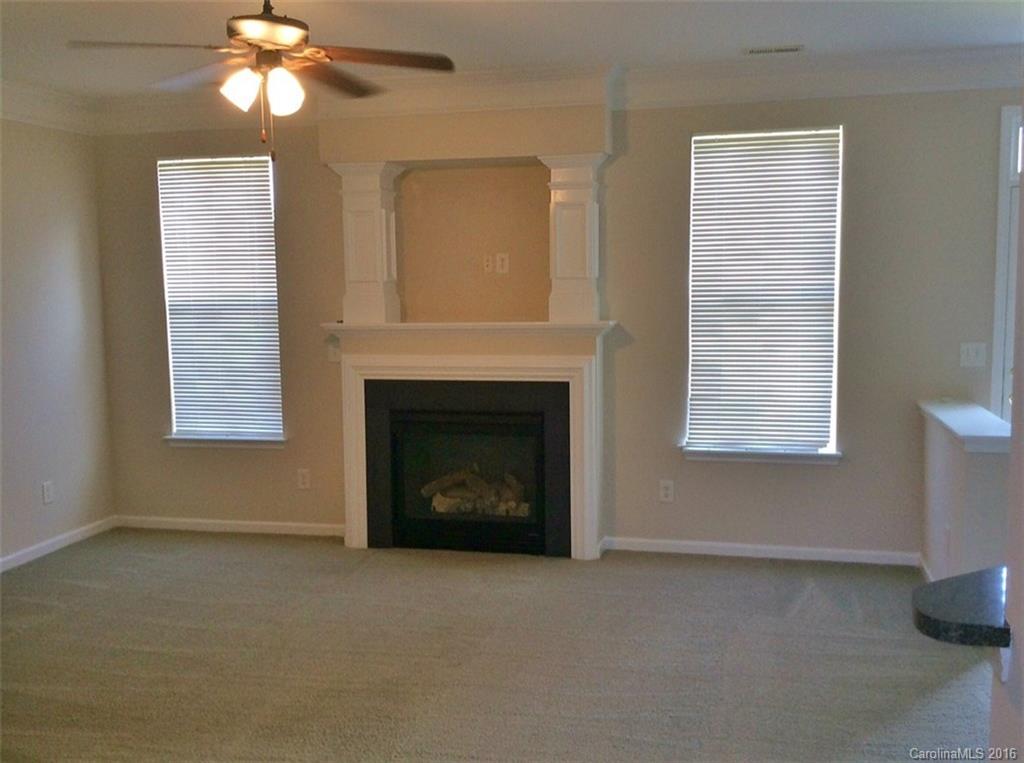 522 Rook Road Charlotte, NC 28216 - Photo 3 of 11