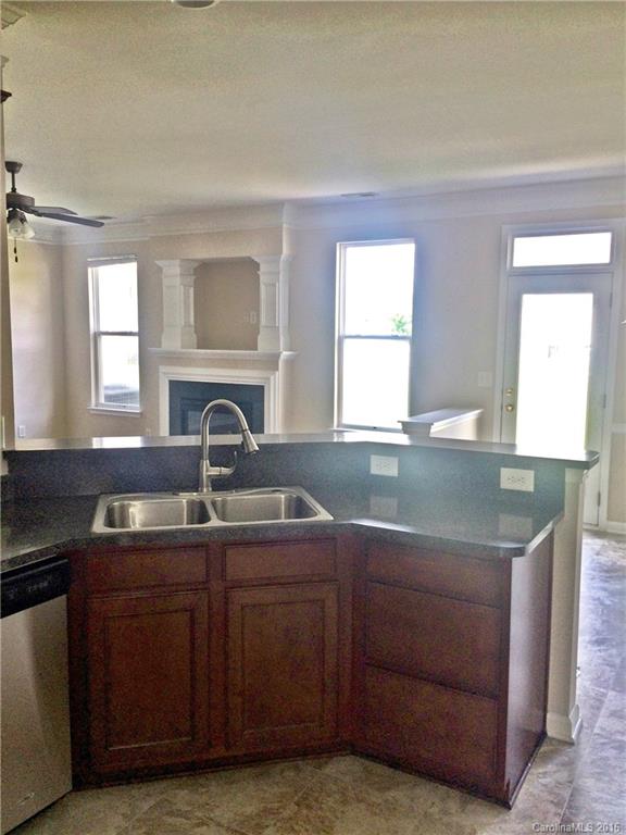 522 Rook Road Charlotte, NC 28216 - Photo 10 of 11