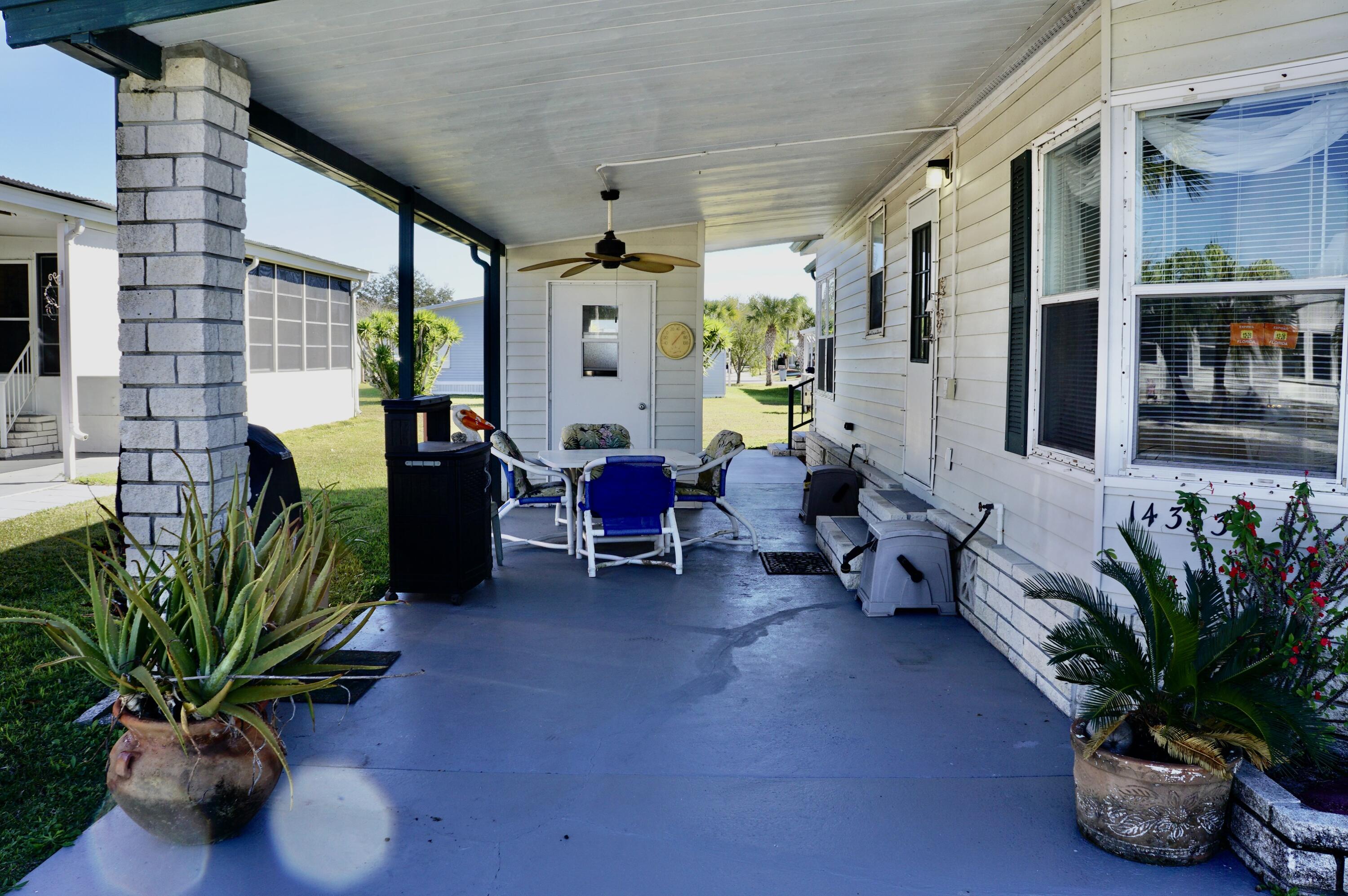 14333 Azucena Court Fort Pierce, FL 34951 - Photo 4 of 28 DSC03703