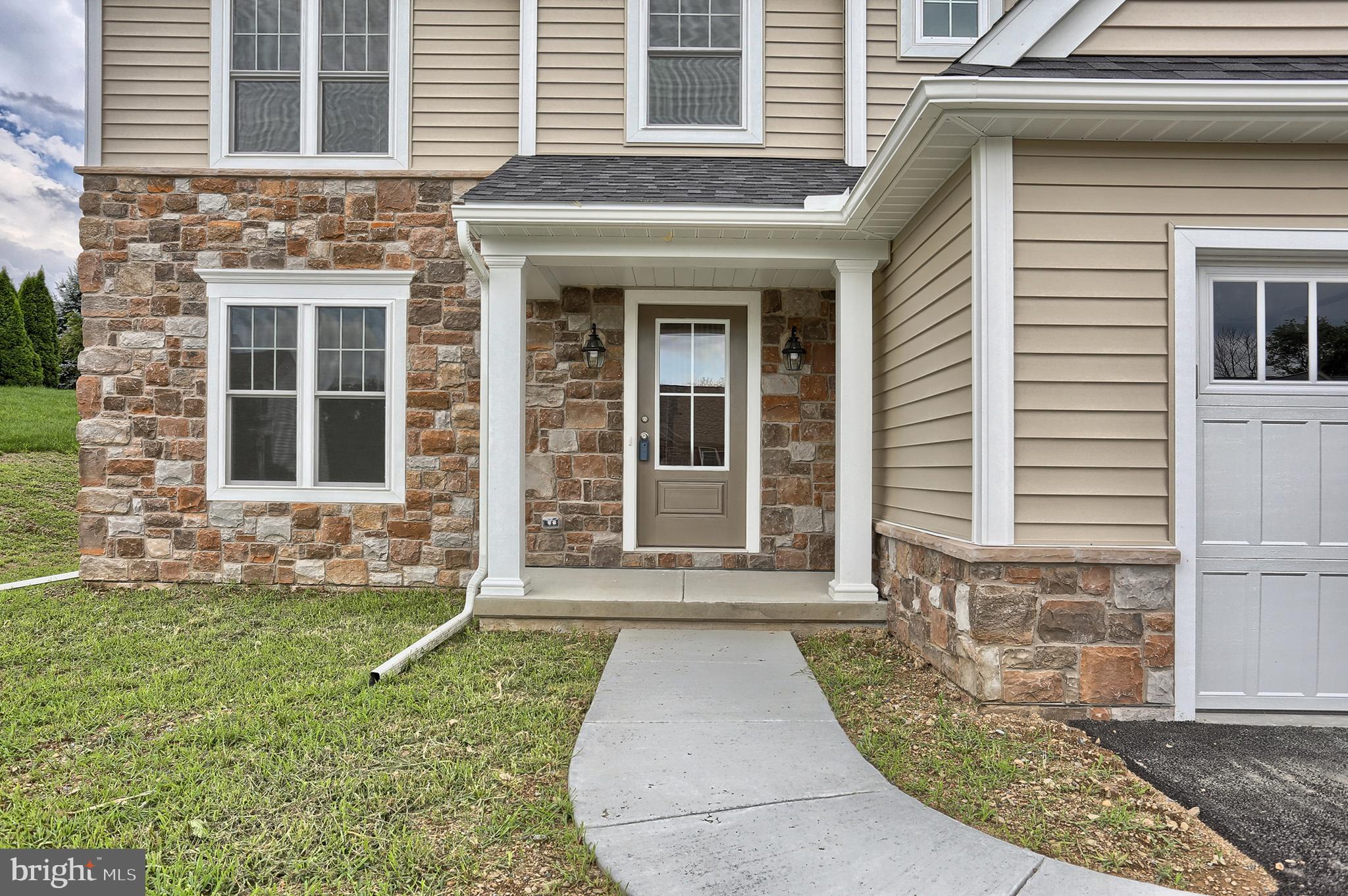 7045 Beaver Spring Road Harrisburg, PA 17111 - Photo 5 of 41 Gallery Image 5