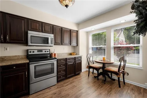 $229,900 | 185 Old Village Lane, Bethel Park, PA 15102