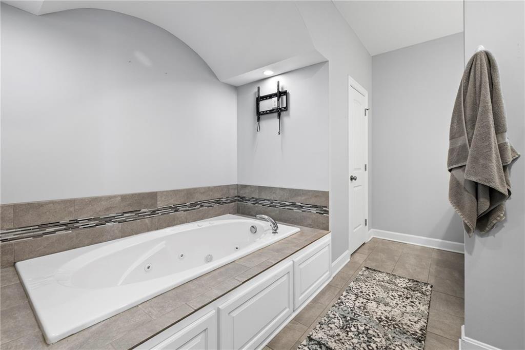 807 Old Stage Road Pleasant Hill, MO 64080 - Photo 17 of 38