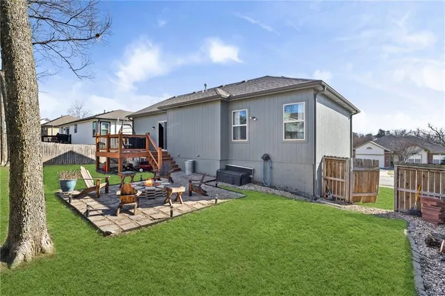 $360,000 | 807 Old Stage Road, Pleasant Hill, MO 64080