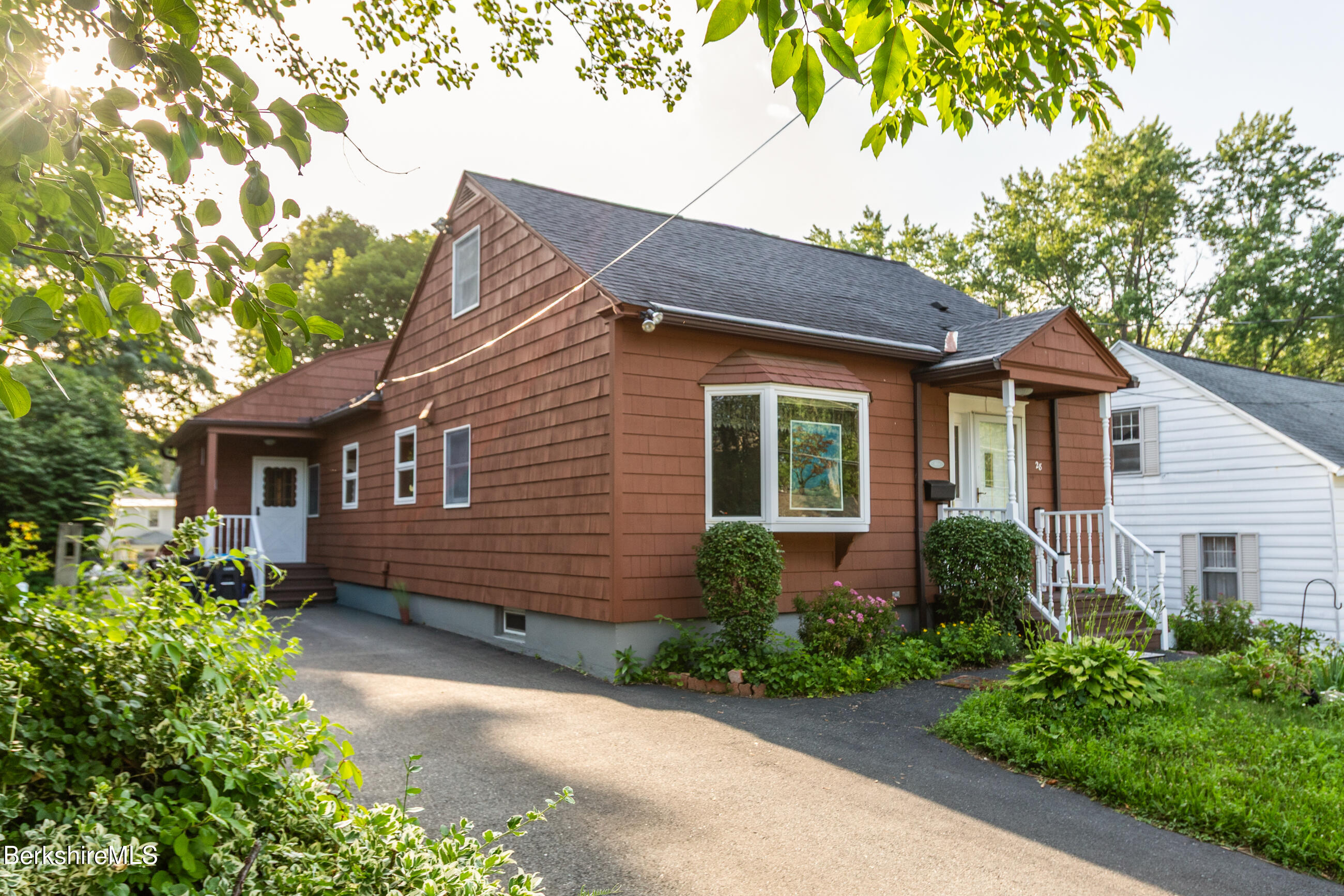 28 Adelaide Avenue Pittsfield, MA 01201 - Photo 1 of 31 image-42
