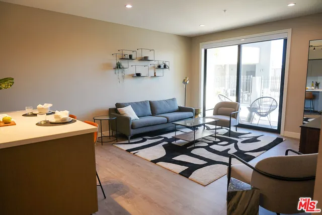 $4,642 | 520 North Central Avenue, Unit 1905, Glendale, CA 91203