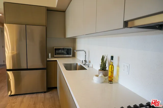 $4,642 | 520 North Central Avenue, Unit 1905, Glendale, CA 91203