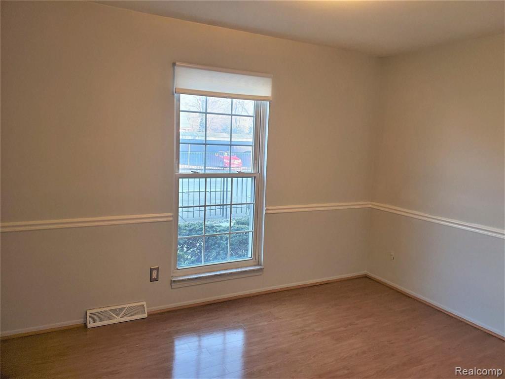 24360 East River Road, Unit 33 Grosse Ile, MI 48138 - Photo 18 of 25