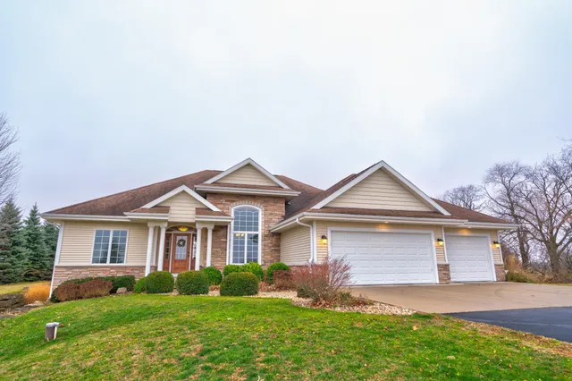 $834,900 | 115 County Highway North, Edgerton, WI 53534