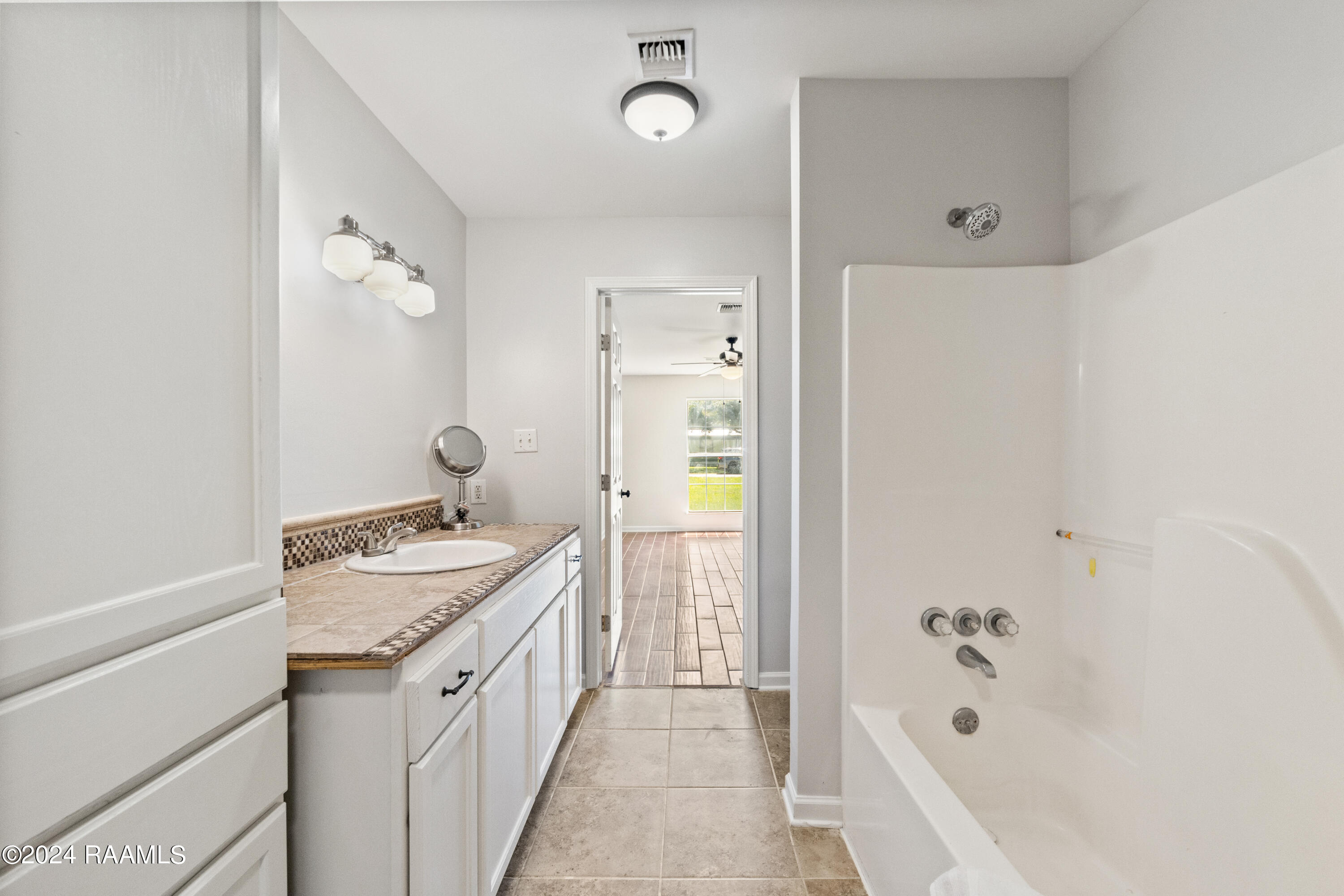 4706 Eraste Hebert Road New Iberia, LA 70560 - Photo 13 of 24 Gallery Image 13