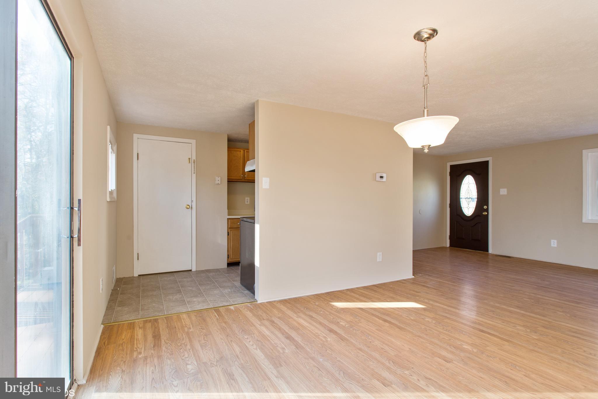 7313 Inwood Avenue Baltimore, MD 21228 - Photo 11 of 27 Interior (General)