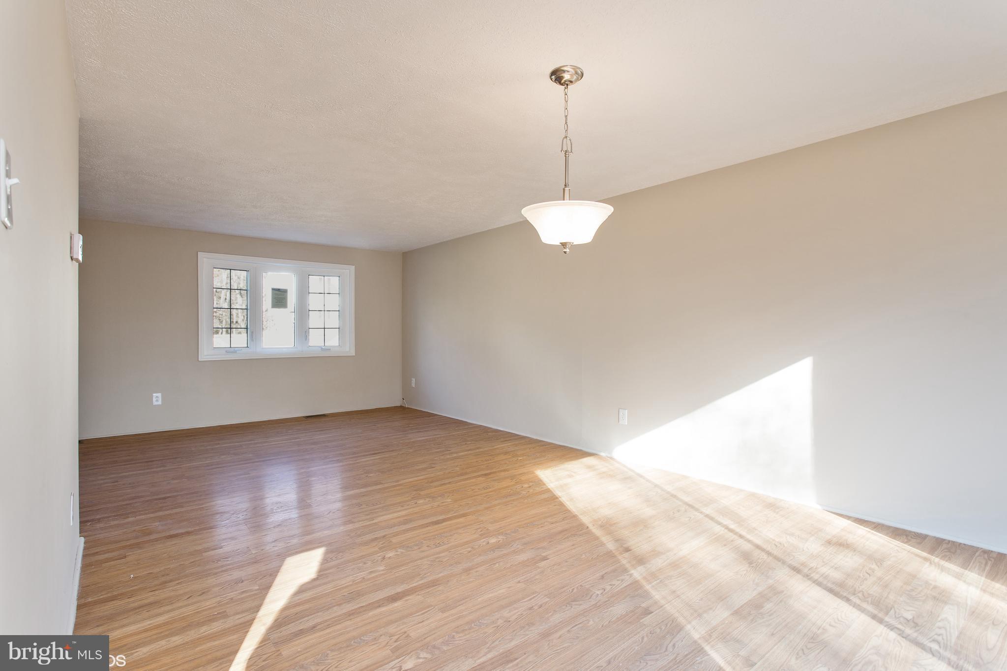 7313 Inwood Avenue Baltimore, MD 21228 - Photo 12 of 27 Interior (General)