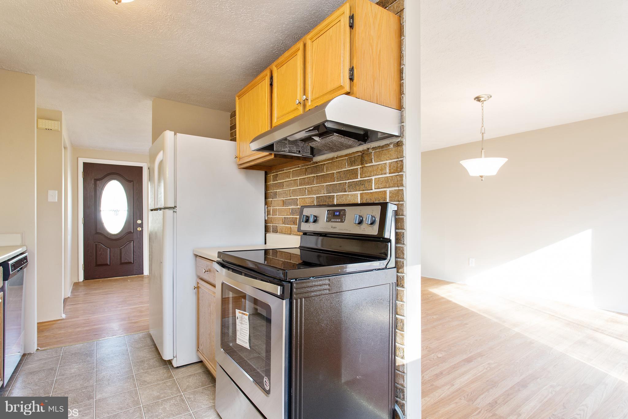 7313 Inwood Avenue Baltimore, MD 21228 - Photo 13 of 27 Kitchen