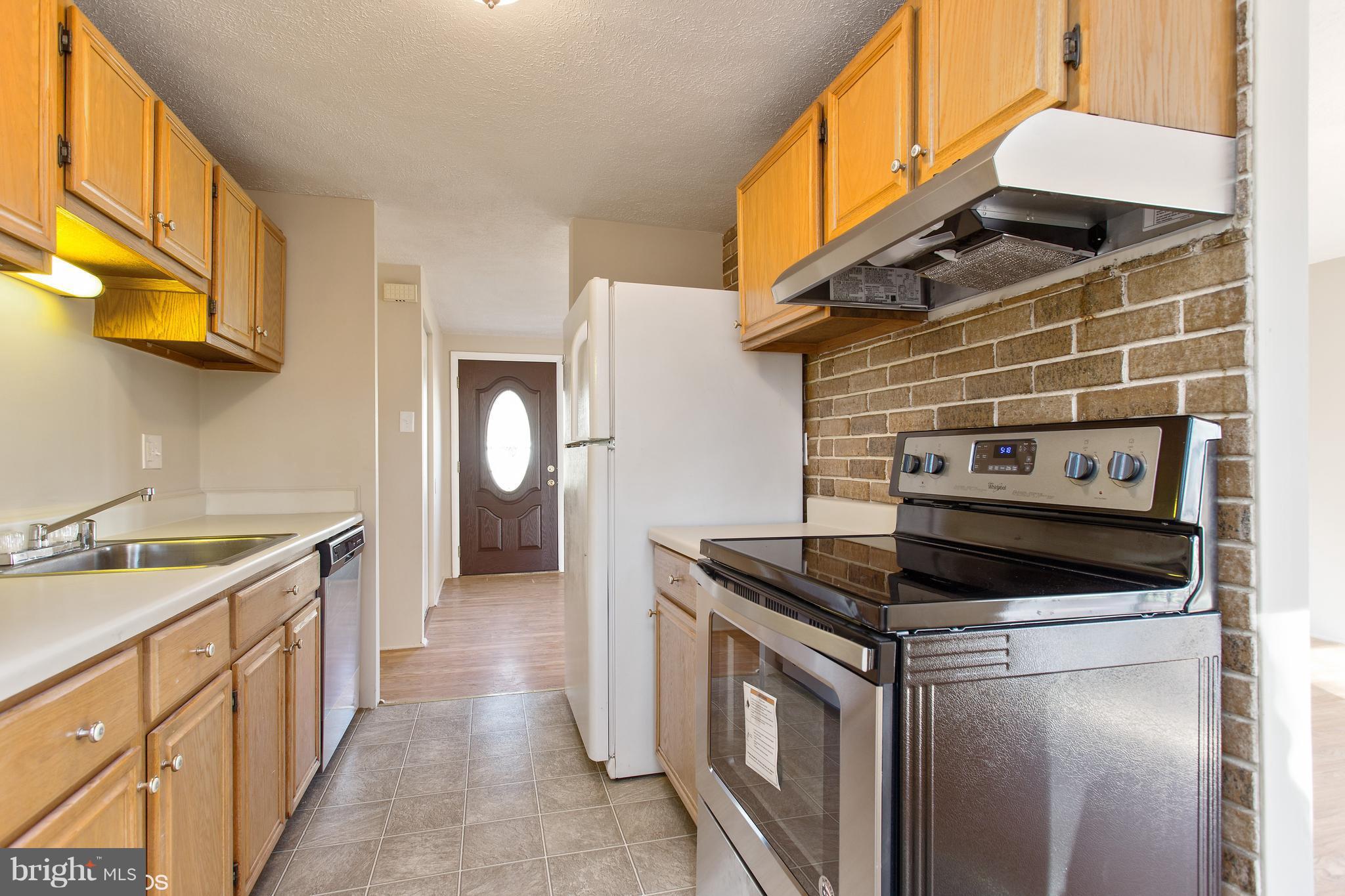 7313 Inwood Avenue Baltimore, MD 21228 - Photo 14 of 27 Kitchen