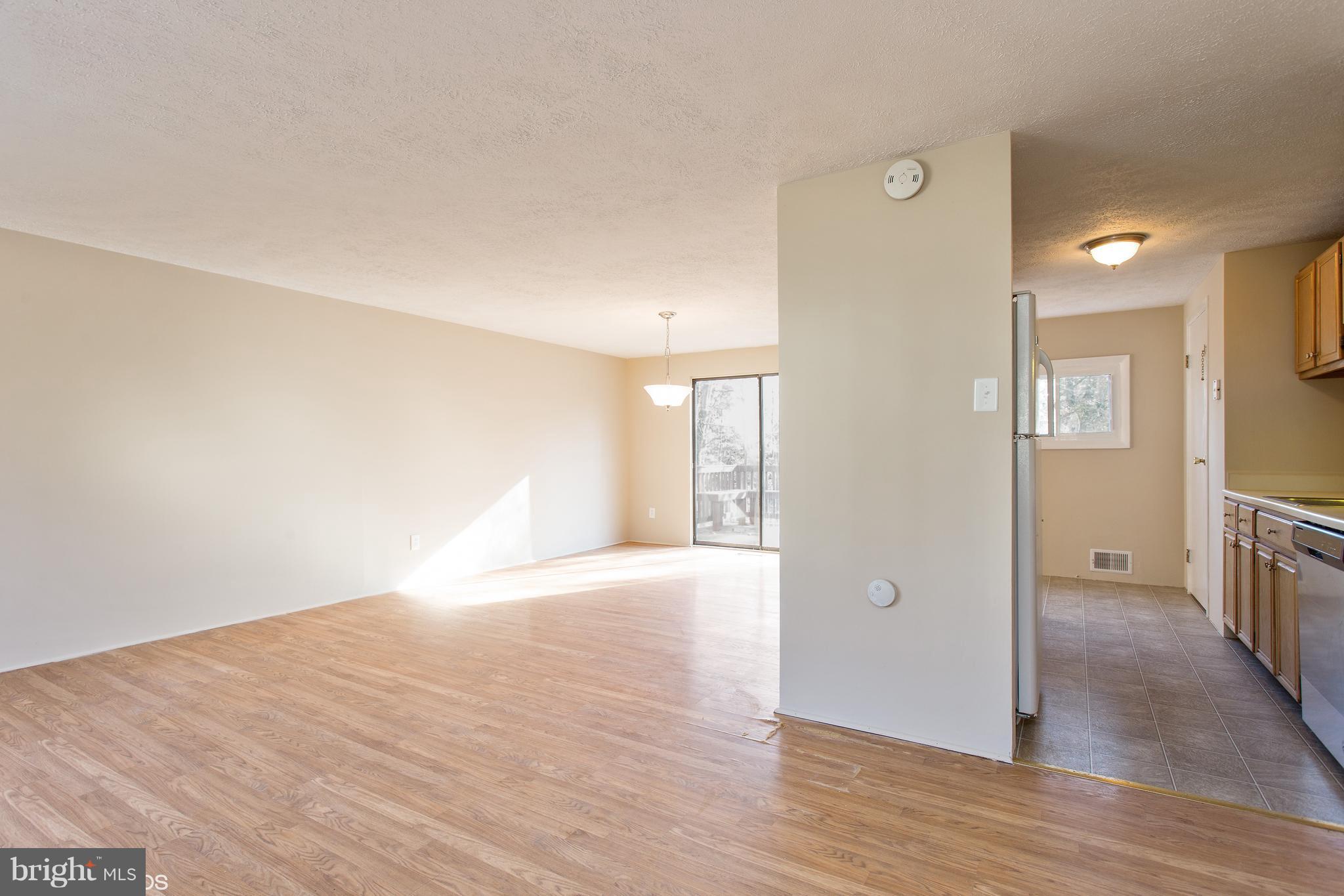 7313 Inwood Avenue Baltimore, MD 21228 - Photo 3 of 27 Living Room