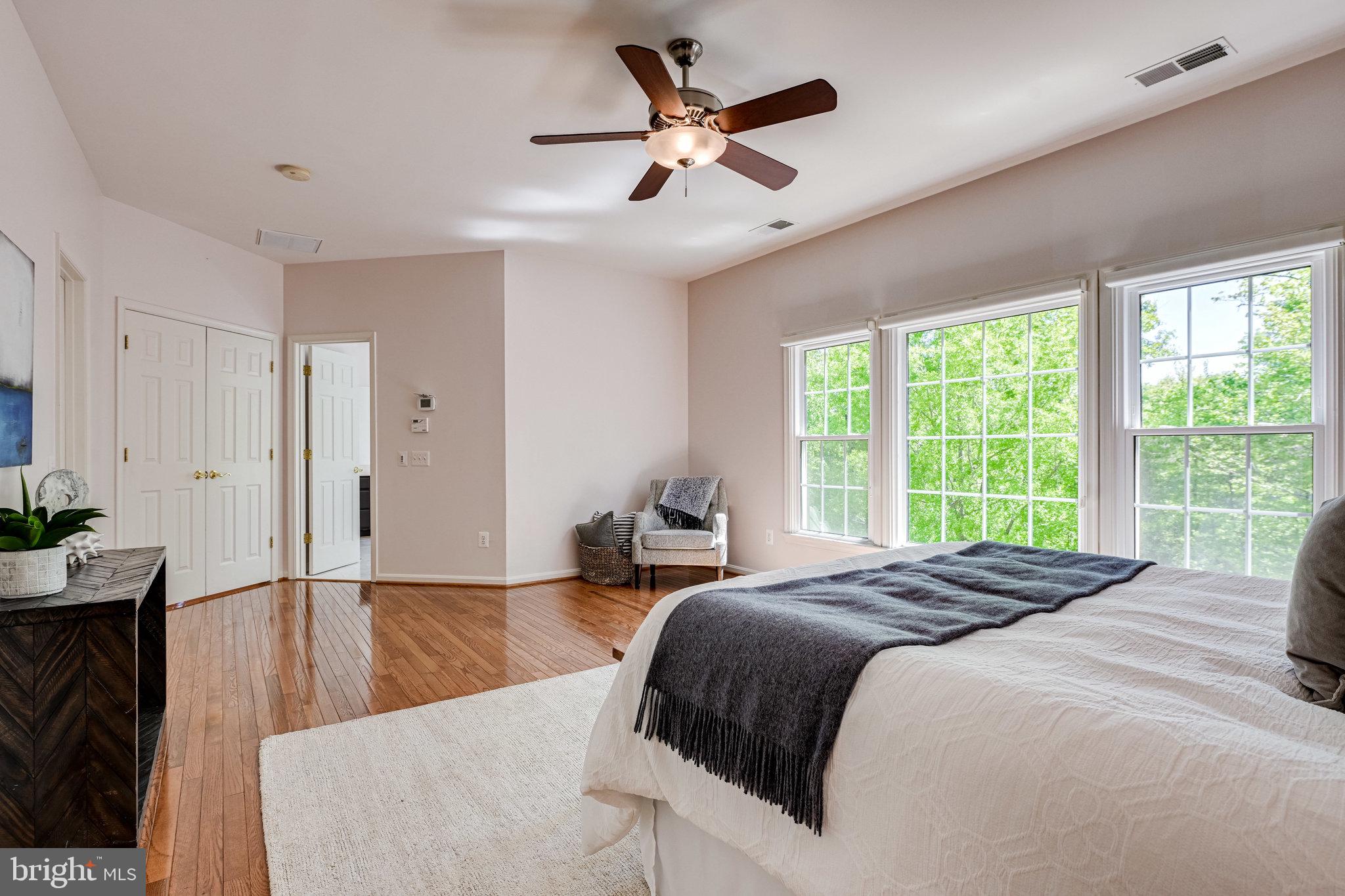 7829 Gambrill Woods Way Springfield, VA 22153 - Photo 30 of 57 Primary Suite w/ Private Full Bath