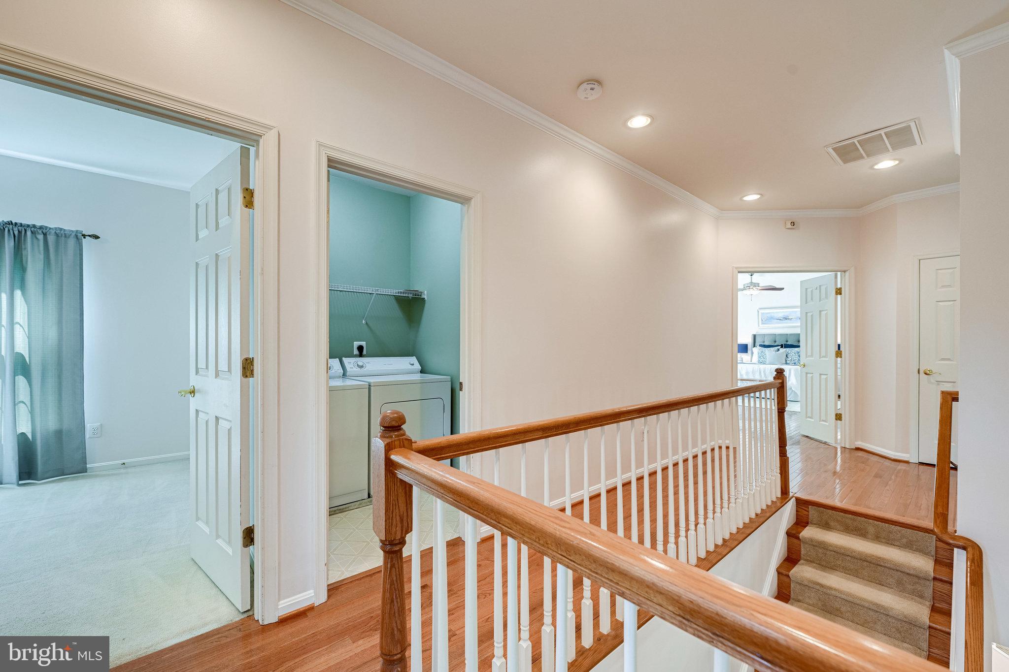 7829 Gambrill Woods Way Springfield, VA 22153 - Photo 48 of 57 Upper Level Foyer