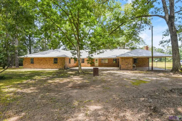 $299,995 | 24696 Riley Road, Pride, LA 70770