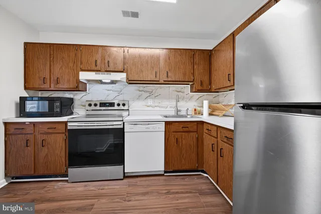 $2,400 | 13045 Thyme Court, Germantown, MD 20874