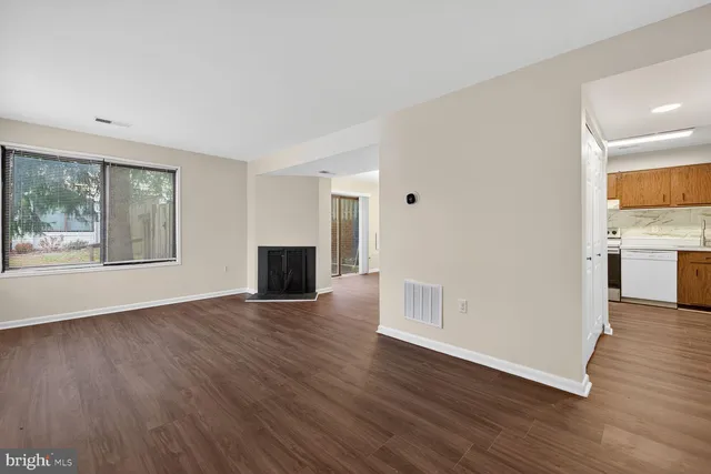 $2,400 | 13045 Thyme Court, Germantown, MD 20874