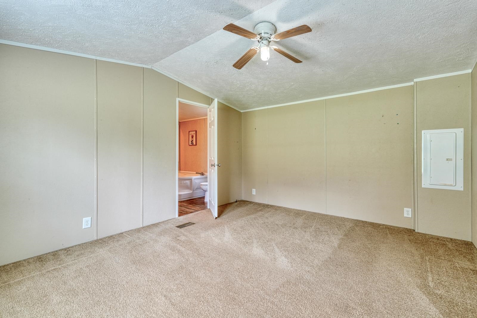769 Zimmerman Road Wellford, SC 29385 - Photo 9 of 23