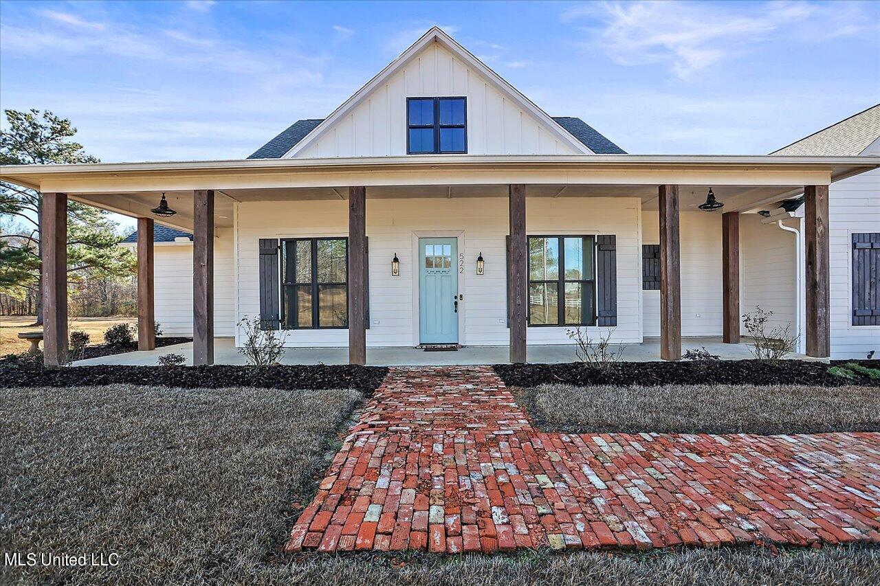 02-522 Country Club Rd