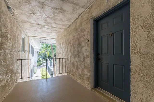 $1,750 | 8605 Southwest 68th Court, Unit 22, Pinecrest, FL 33156