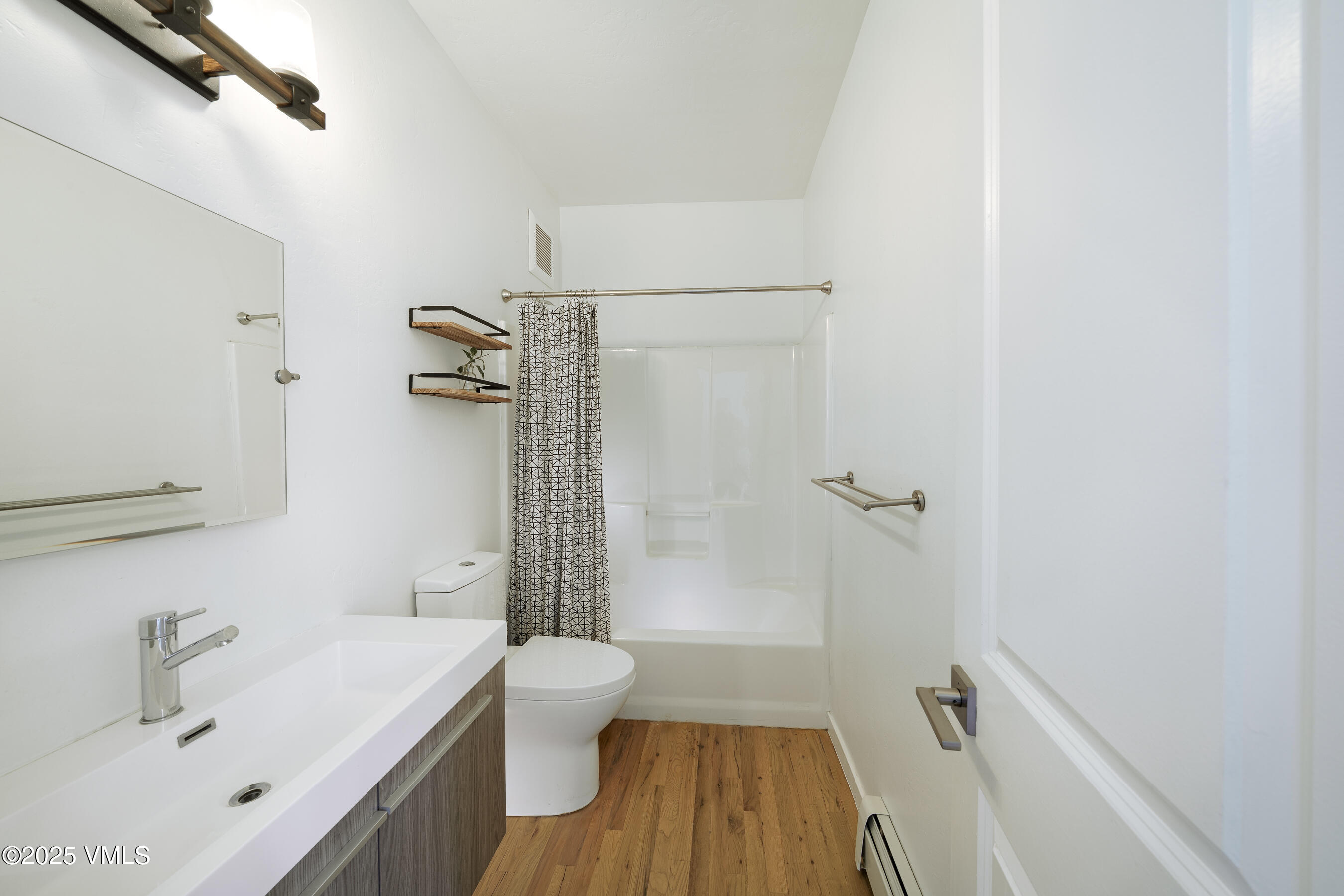 511 Metcalf Road, Unit J30 Avon, CO 81620 - Photo 23 of 30 Metcalf_Lofts_J30_046