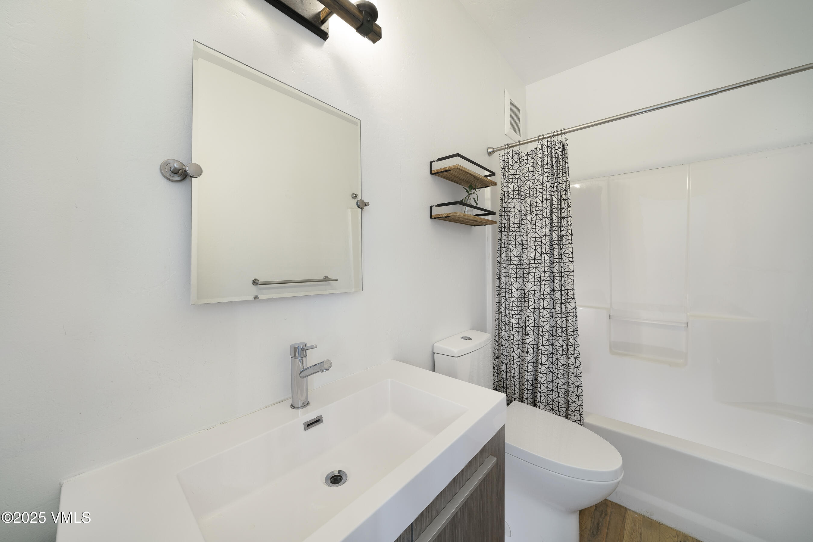 511 Metcalf Road, Unit J30 Avon, CO 81620 - Photo 24 of 30 Metcalf_Lofts_J30_047