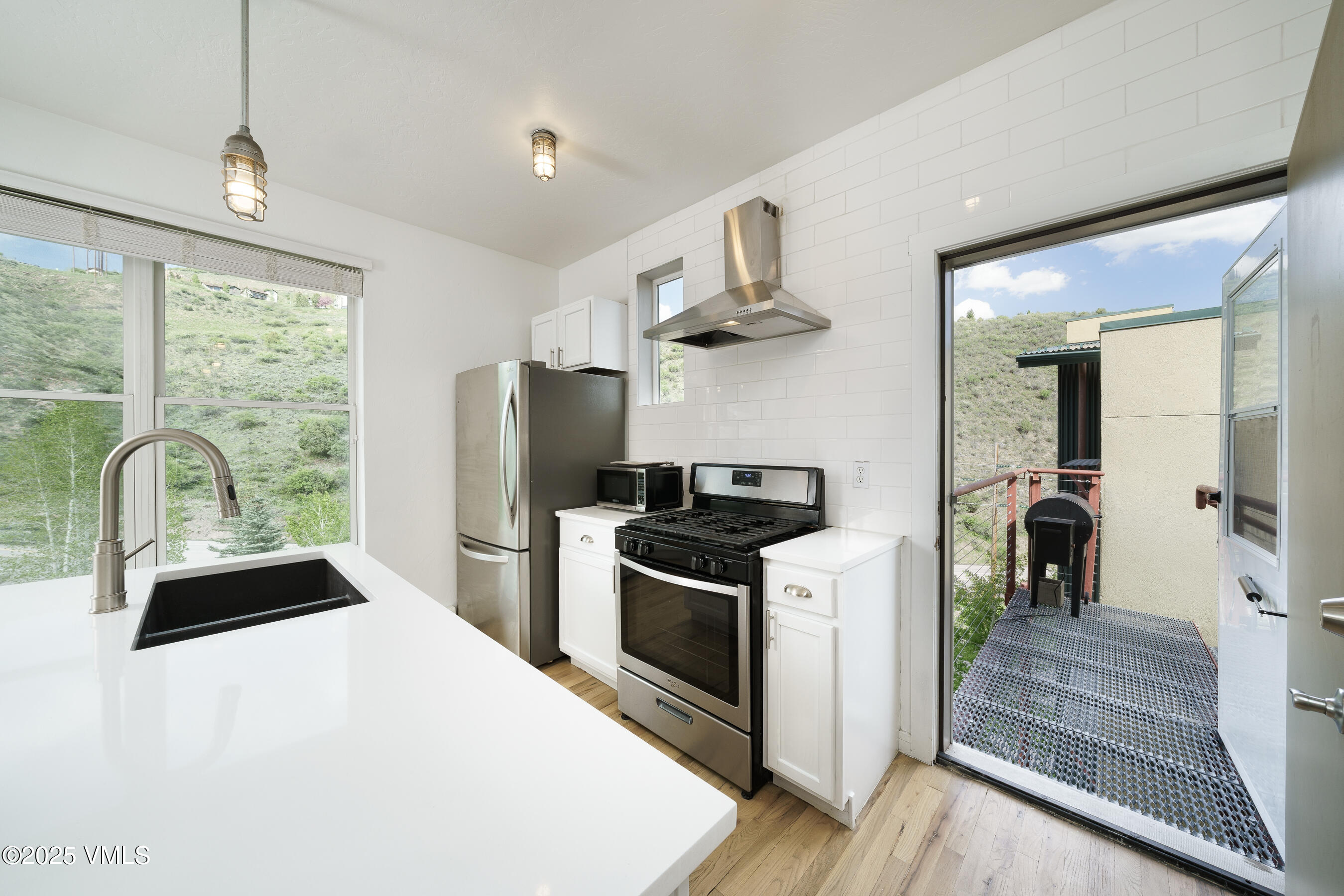 511 Metcalf Road, Unit J30 Avon, CO 81620 - Photo 5 of 30 Metcalf_Lofts_J30_054