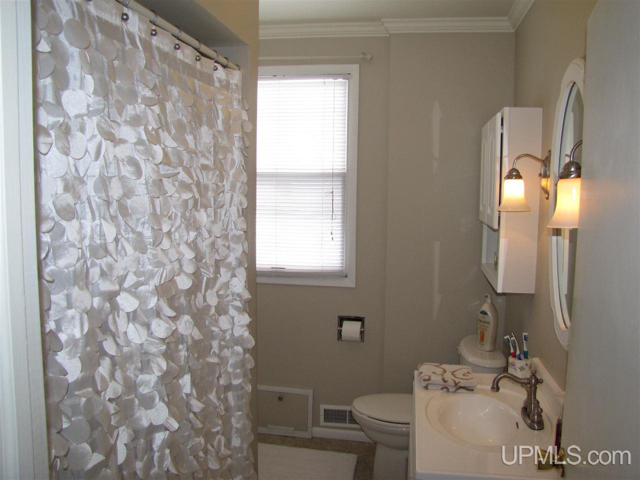 411 South 2nd Street Escanaba, MI 49829 - Photo 13 of 16
