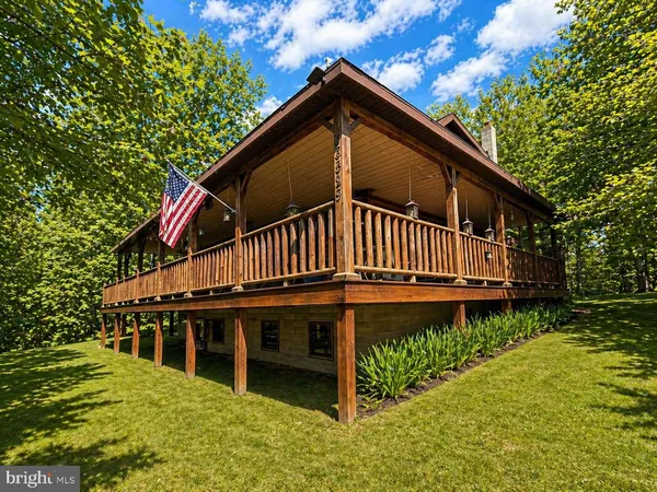 $555,000 | 33529 Watts Bay Drive, Wallops Island, VA 23337