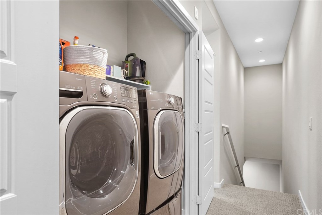 237 Magnet Irvine, CA 92618 - Photo 19 of 22 a utility room with dryer and washer