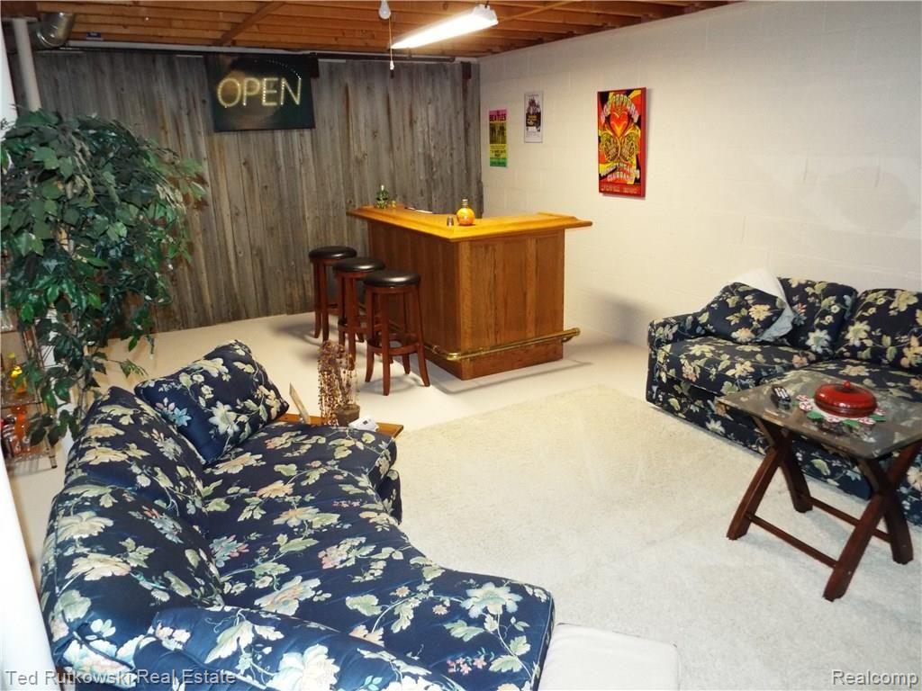4435 Vincent Road North Street, MI 48049 - Photo 34 of 36 View of Basement with Bar