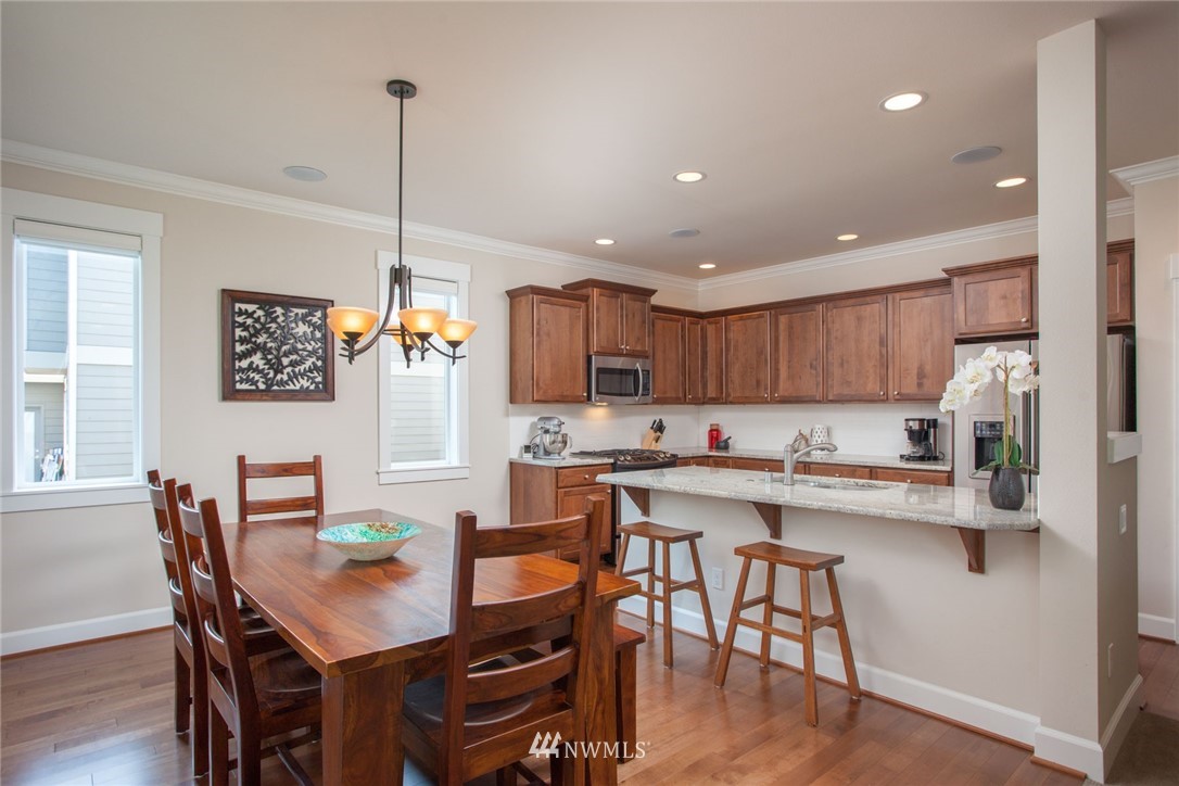 6419 Southeast 2nd Street Renton, WA 98059 - Photo 4 of 24 Gallery Image 4