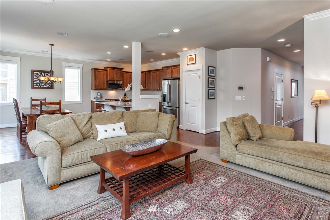 6419 Southeast 2nd Street Renton, WA 98059 - Photo 8 of 24 Gallery Image 8