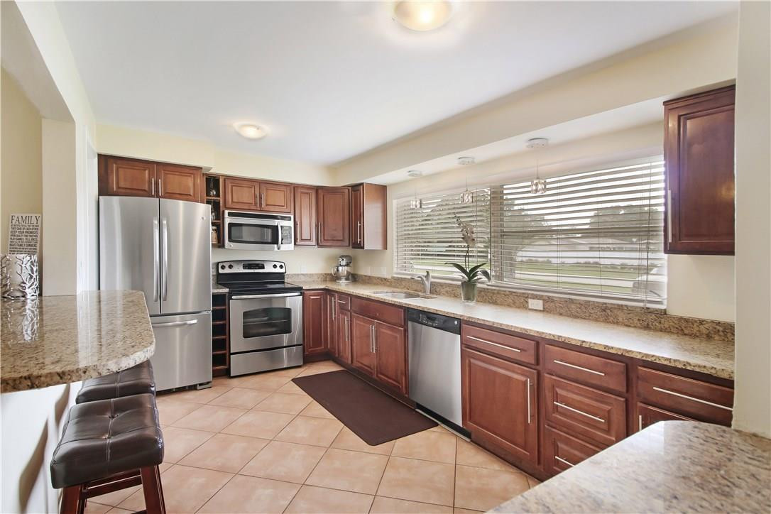 391 Southwest 12th Avenue Boca Raton, FL 33486 - Photo 4 of 21 Photo 4