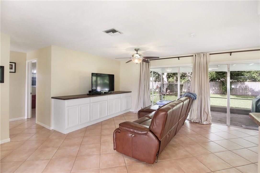 391 Southwest 12th Avenue Boca Raton, FL 33486 - Photo 7 of 21 Photo 7