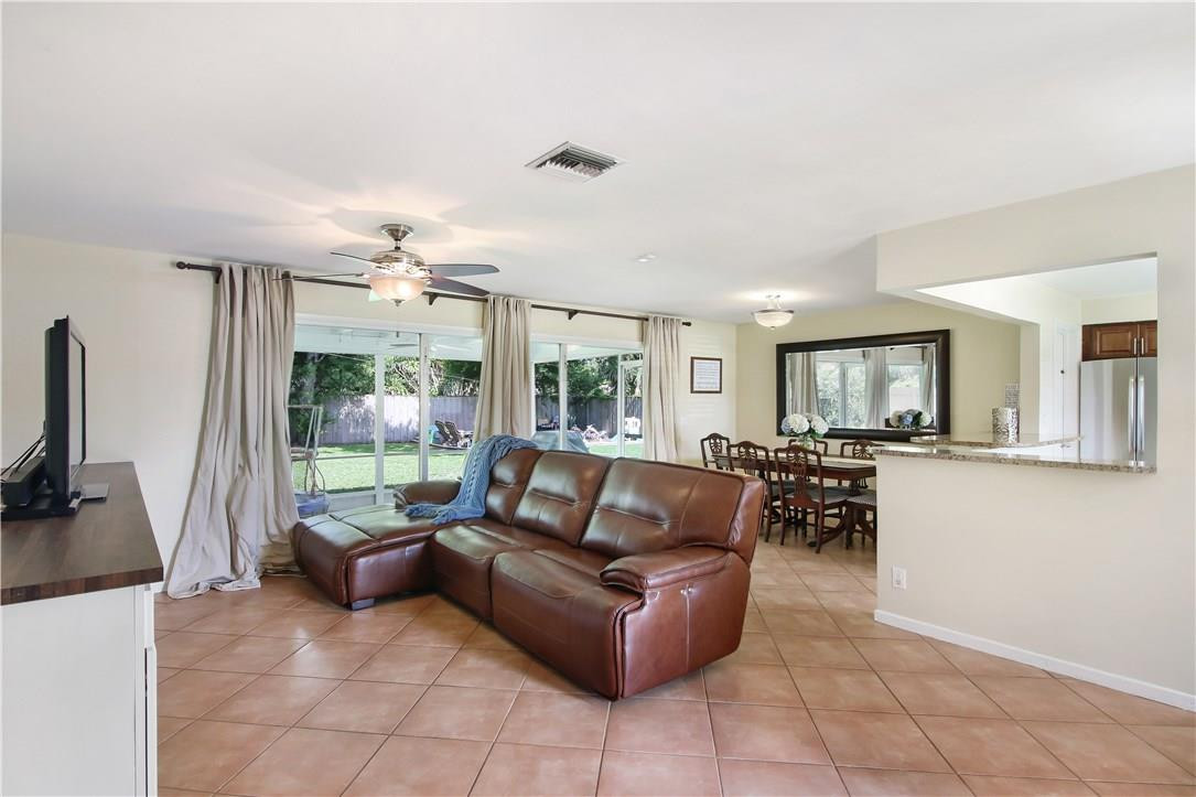 391 Southwest 12th Avenue Boca Raton, FL 33486 - Photo 8 of 21 Photo 8