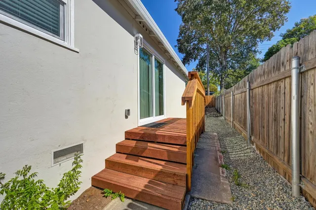 a view of a back yard of the house