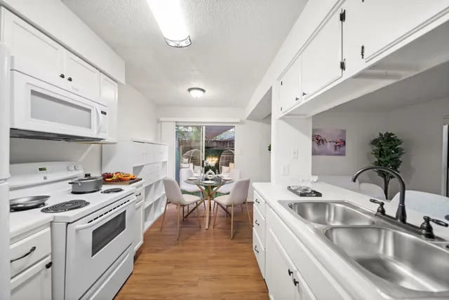 $869,900 | 3507 Alpine Circle, Austin, TX 78704