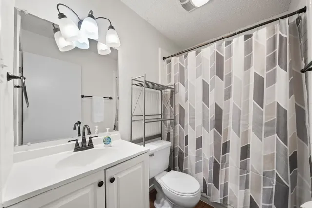 $869,900 | 3507 Alpine Circle, Austin, TX 78704