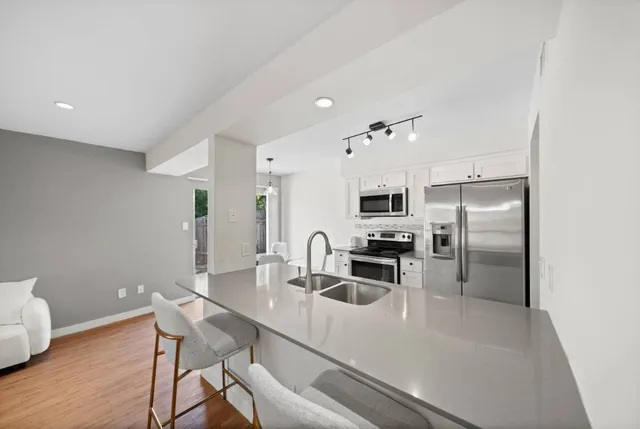 $869,900 | 3507 Alpine Circle, Austin, TX 78704