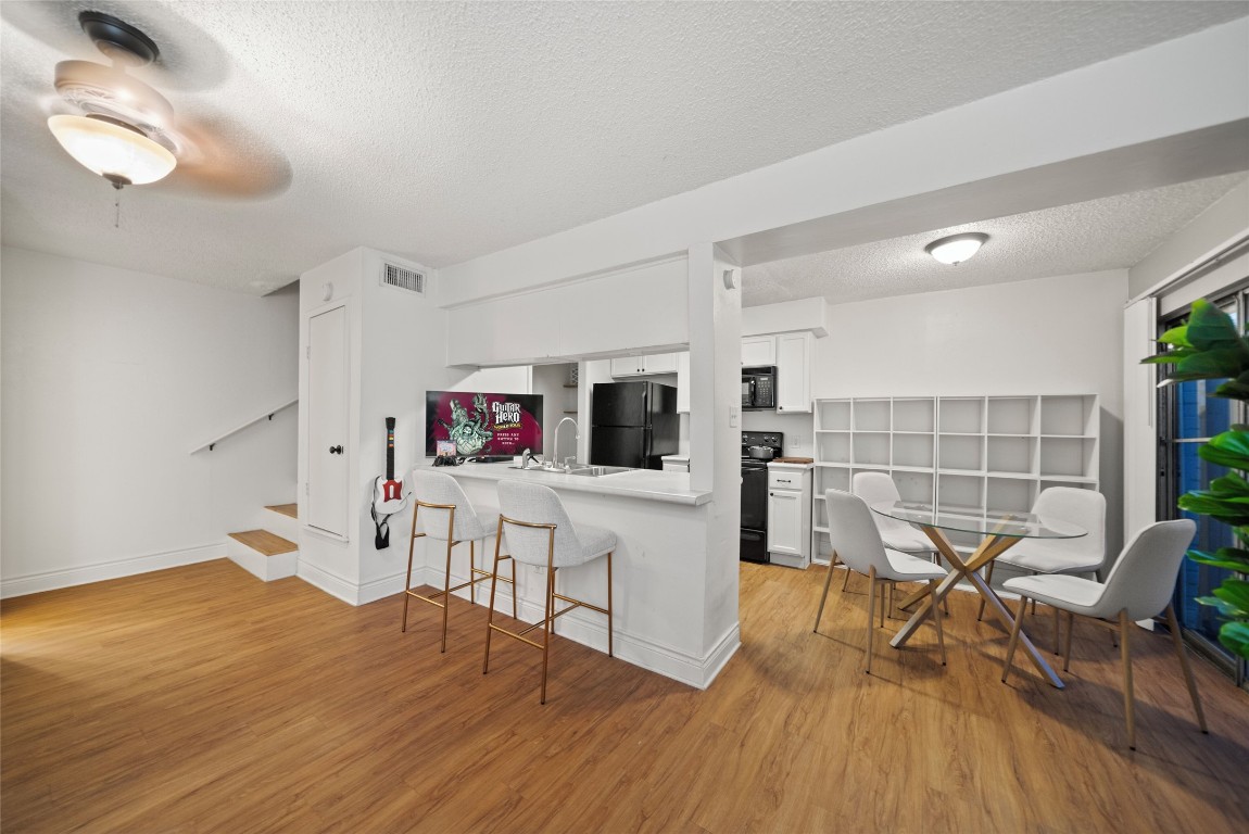 3507 Alpine Circle Austin, TX 78704 - Photo 26 of 39 a living room with furniture and a flat screen tv